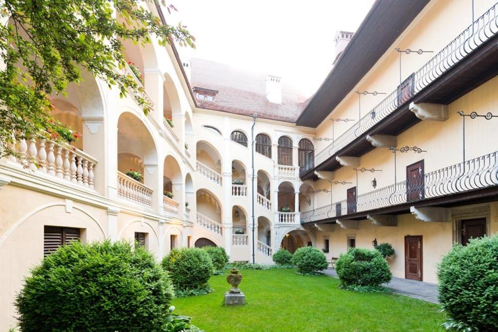 Schlosshotel Obermayerhofen Sebersdorf Exterior foto
